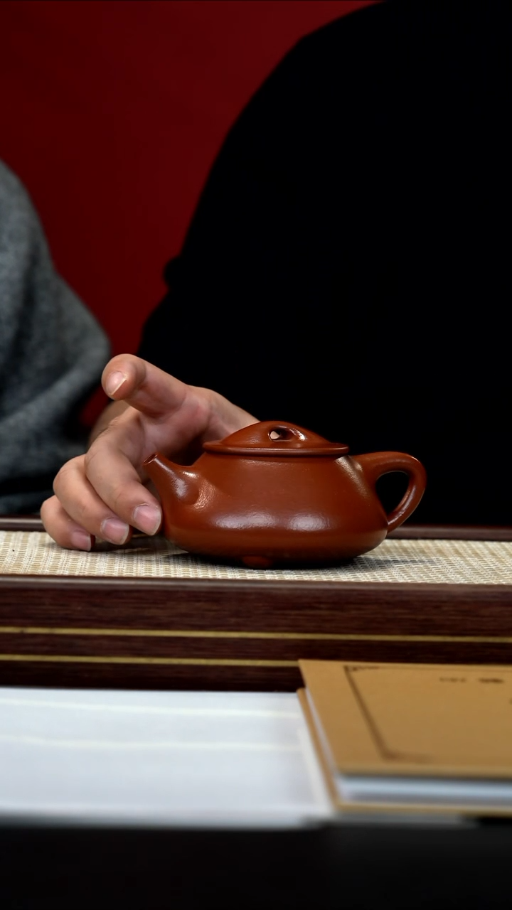 茶壶紫砂92 王洪君 景舟红泥 景舟石瓢270cc+方圆杯