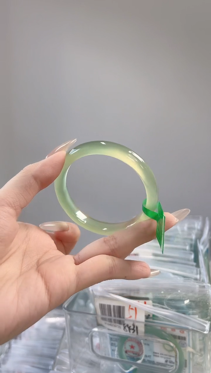 玛瑙/玉髓手镯未镶嵌56-57圈