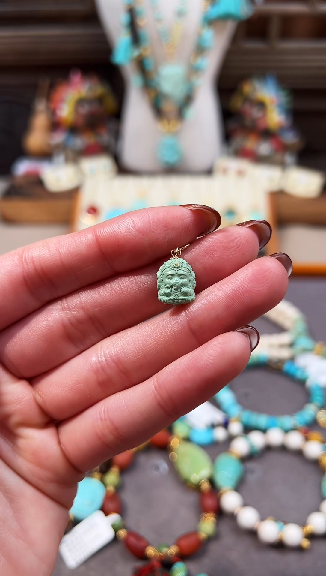 18K金镶嵌绿松石提溜象神