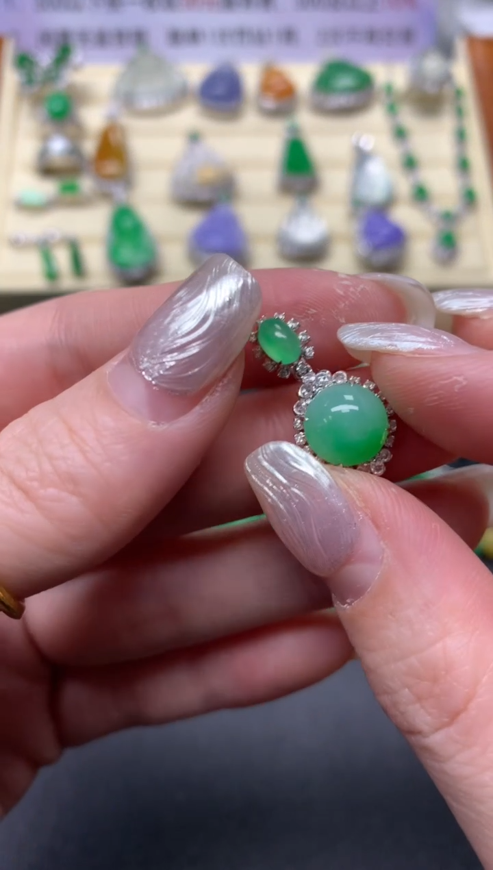 【闪购商品】翡翠吊坠(不含链)18K金镶嵌吊坠|3300+330