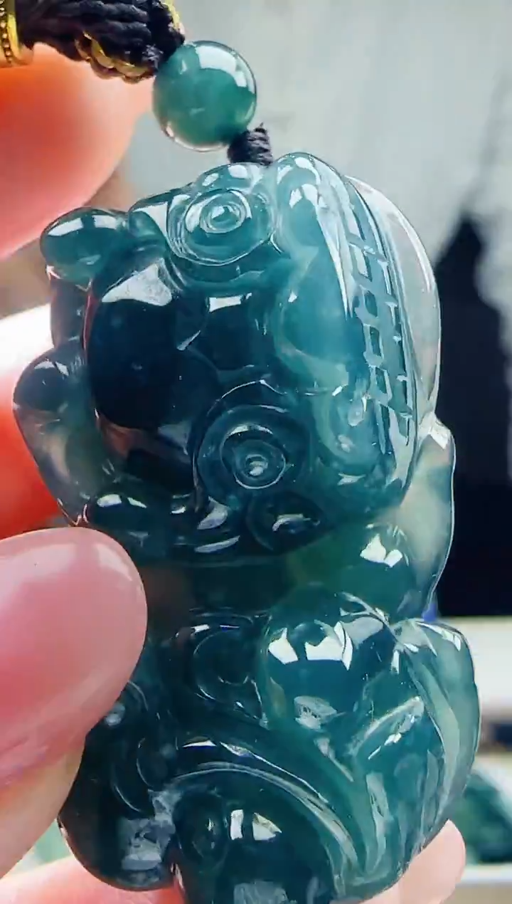 颈饰未镶嵌翡翠多样性发其一   貔貅