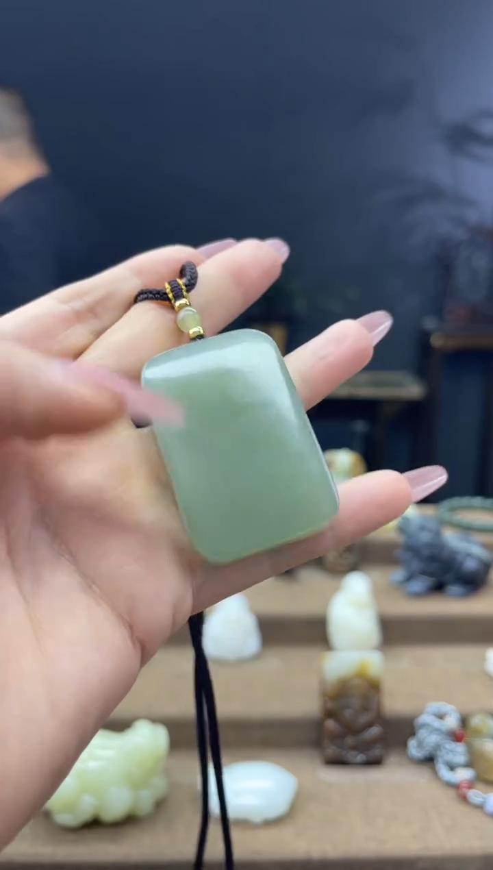 颈饰未镶嵌和田玉1