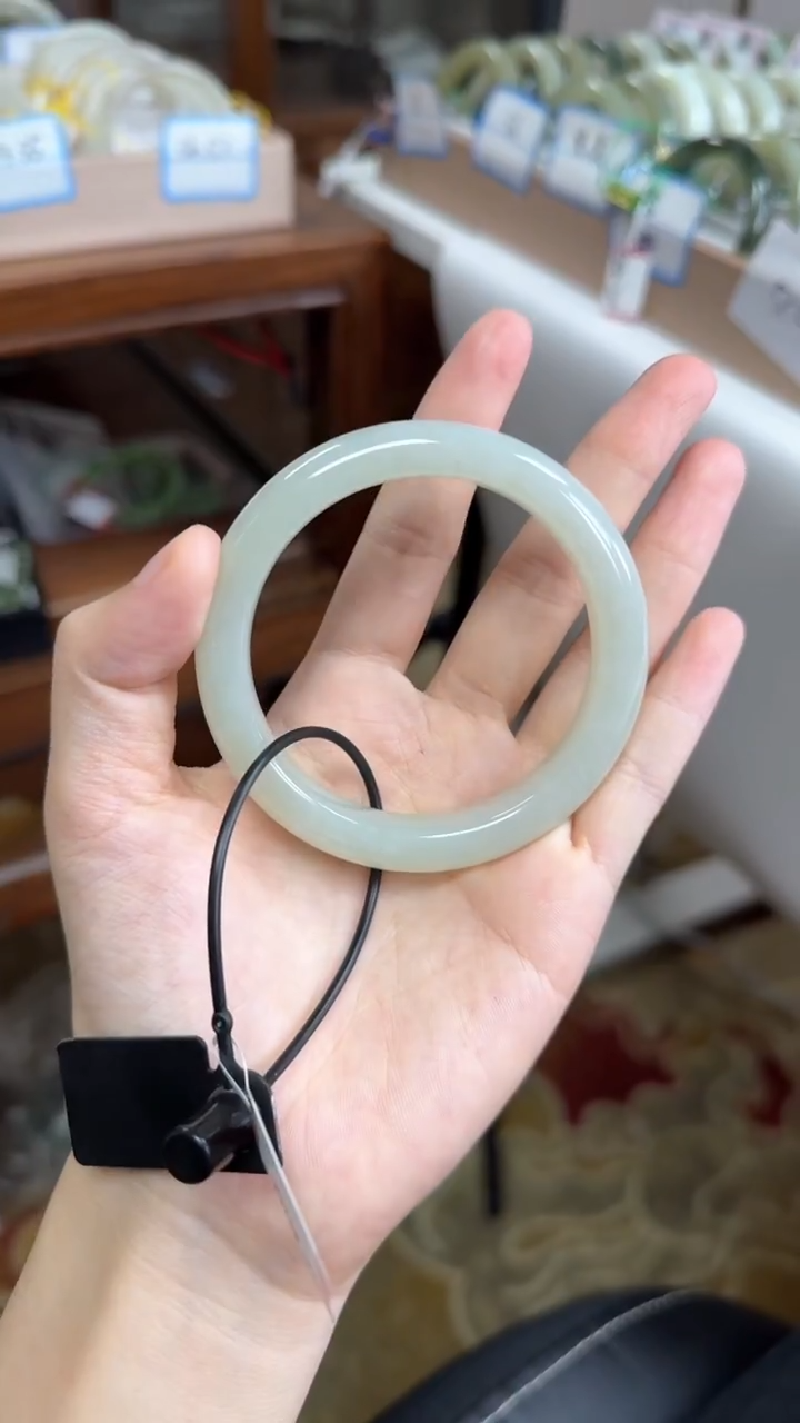 未镶嵌手镯和田玉56