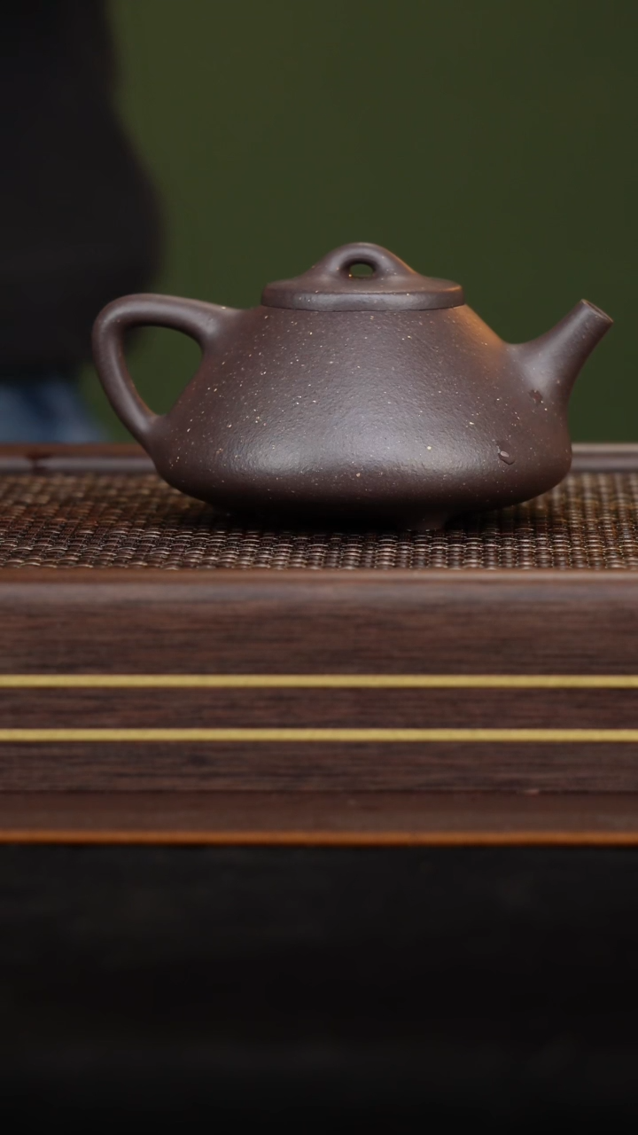 【闪购商品】宜兴（原矿）半手精工紫砂壶