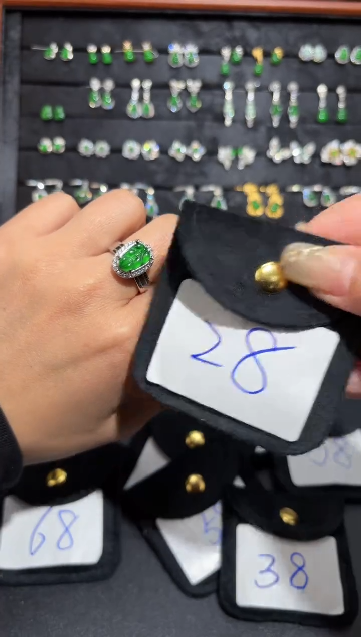 【闪购商品】翡翠颈饰未镶嵌蛋面/支持复检/一件