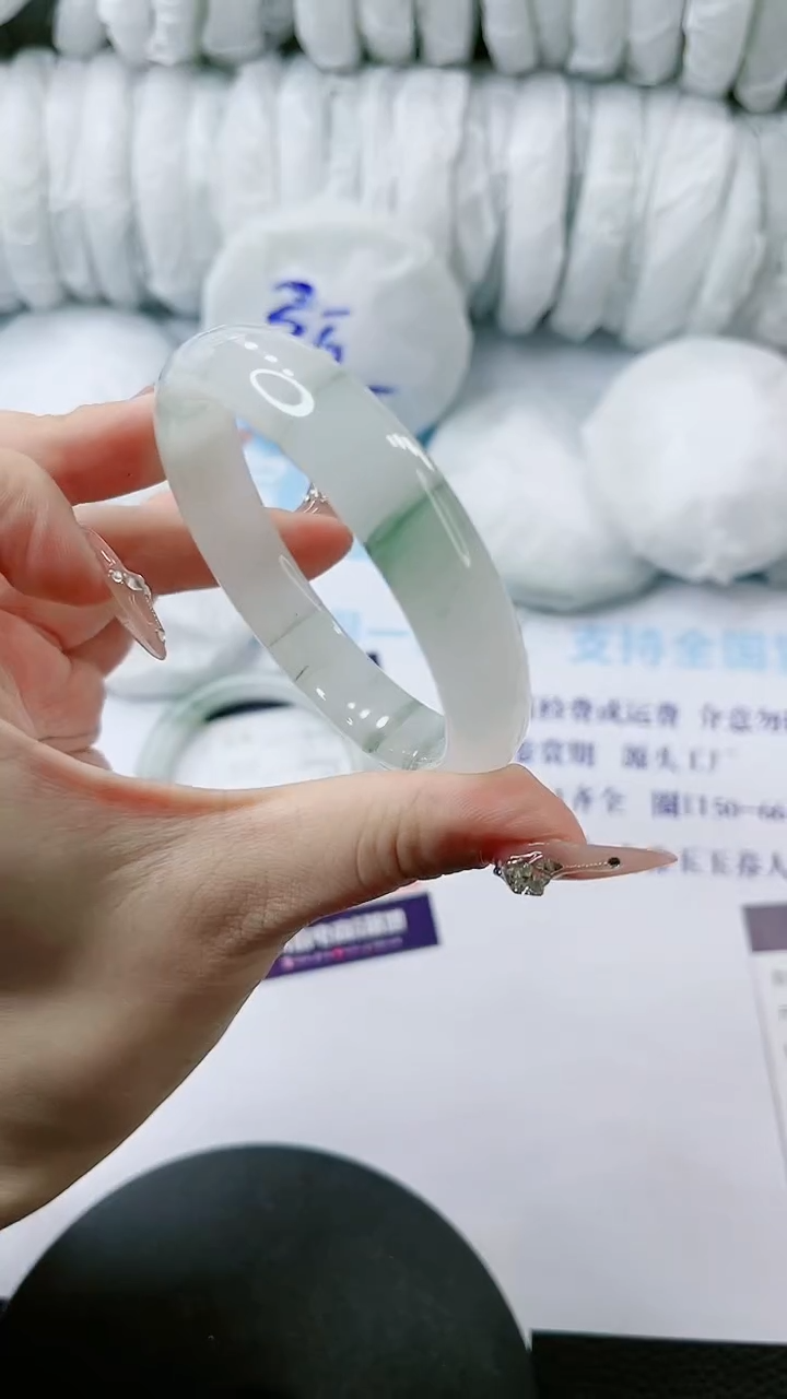 【闪购商品】石英质玉手镯未镶嵌多样性发货L159