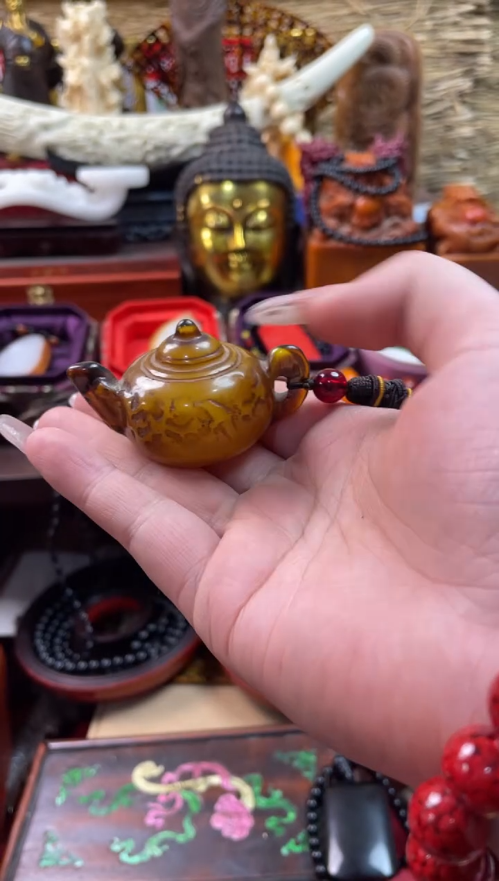 【闪购商品】蜜蜡颈饰未镶嵌老蜜把把壶