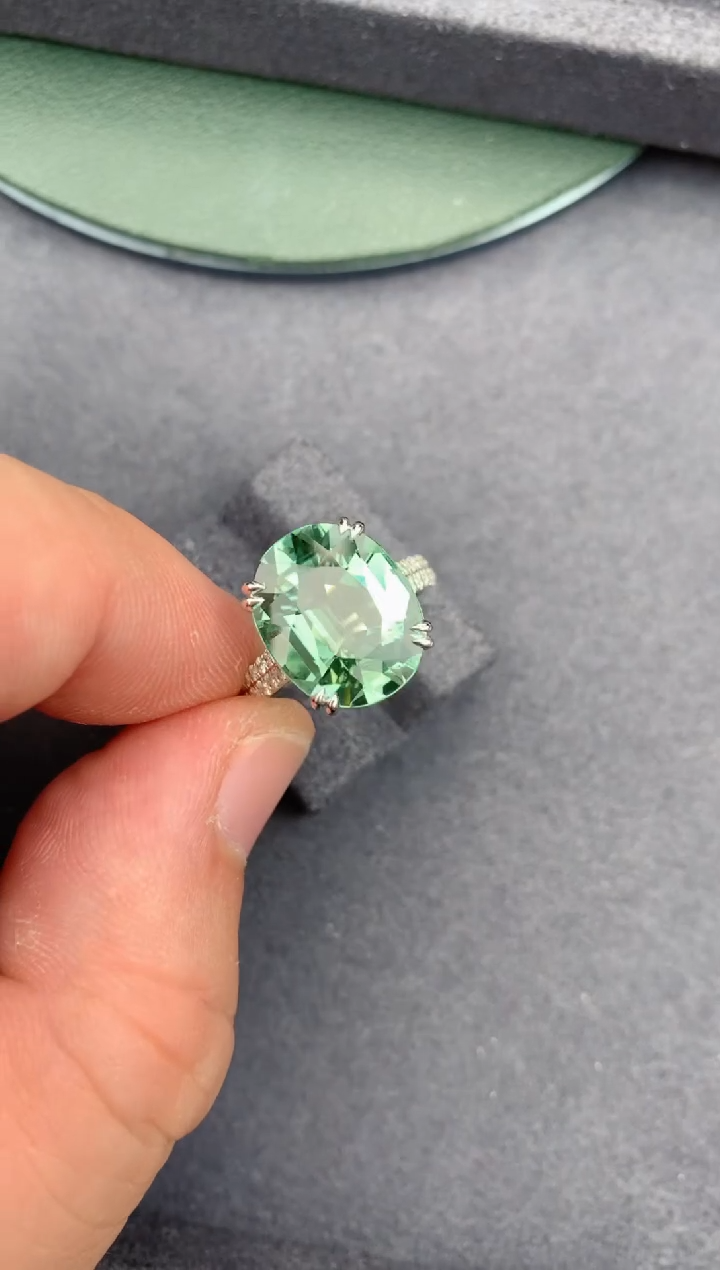 【闪购商品】碧玺戒指18K金镶嵌6.8ct 绿碧玺戒指