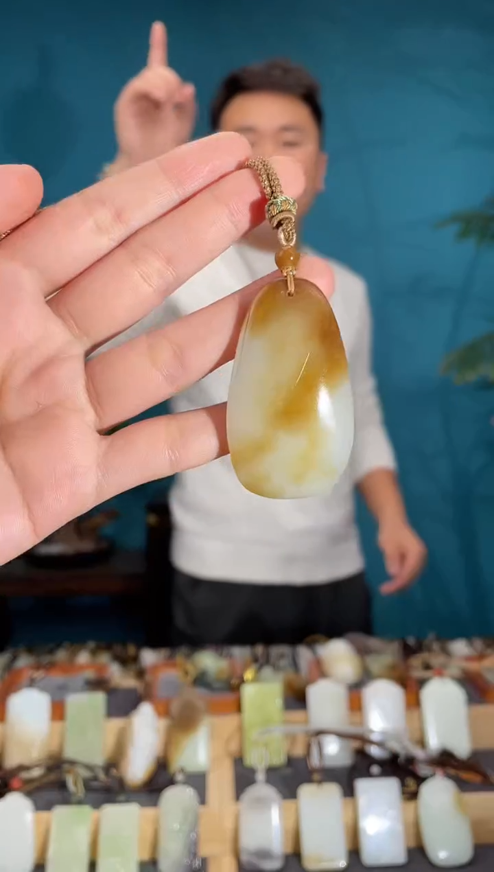 颈饰未镶嵌和田玉1