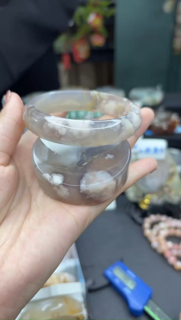 【闪购商品】石英质玉手镯未镶嵌638（61圈赠送镯心）