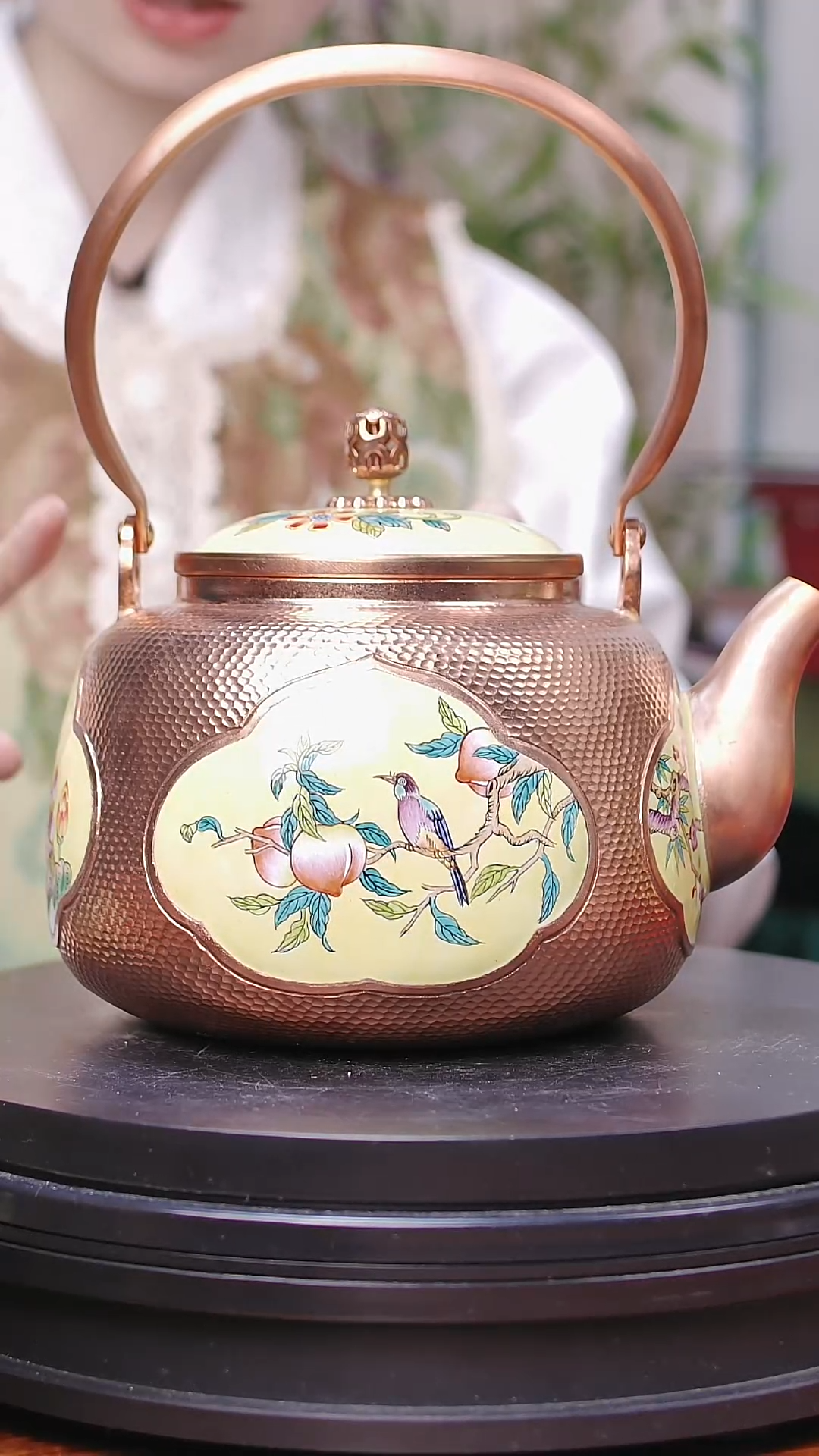 【闪购商品】非遗技艺 铜胎錾刻壶黄色