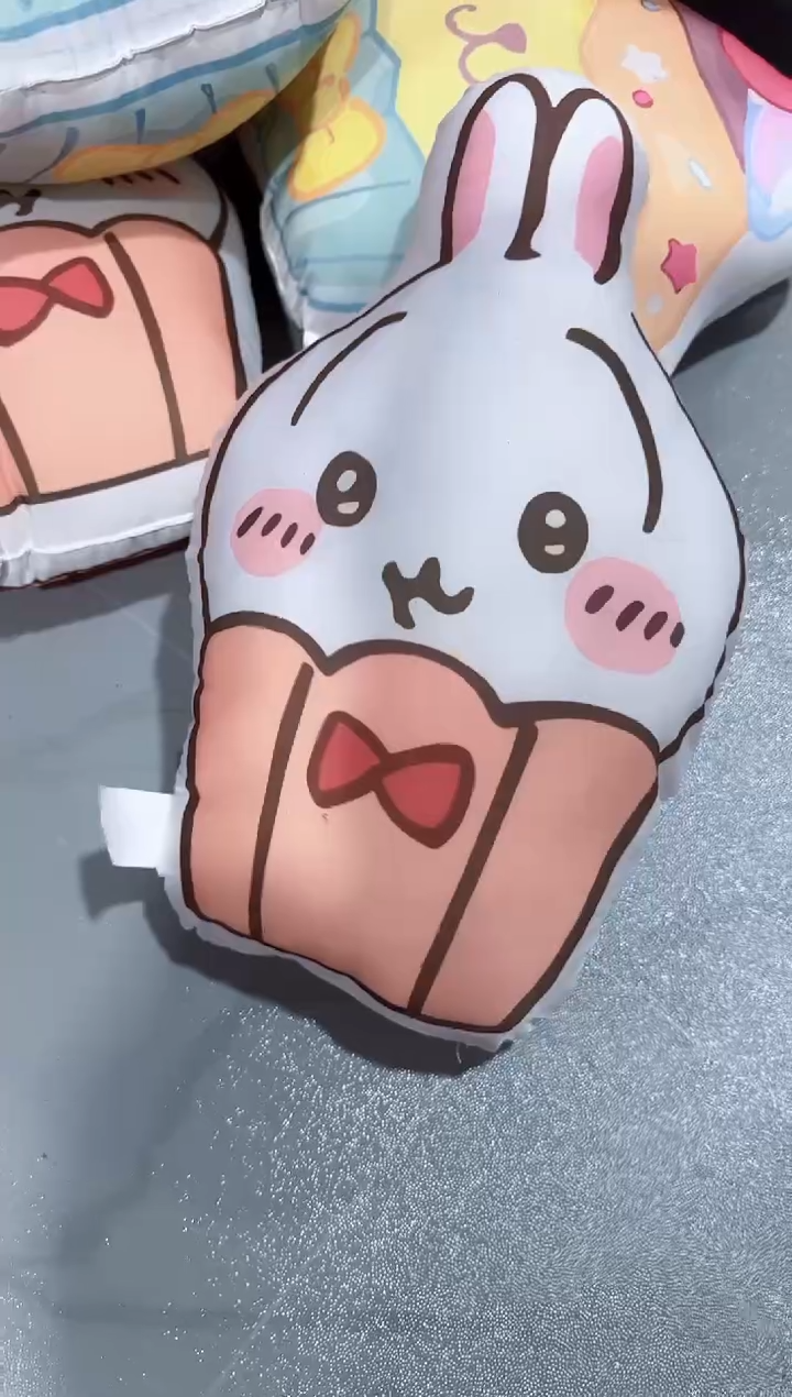 吉伊 超冷小摆件一个