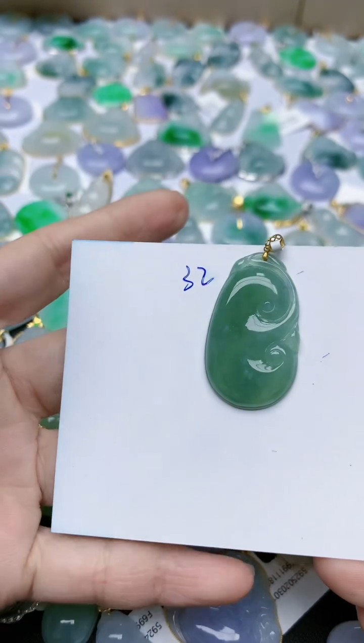 【闪购商品】翡翠颈饰18K金镶嵌天然翡翠A货    