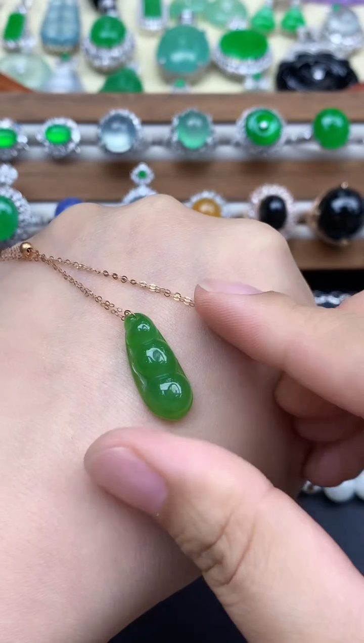 颈饰18K金镶嵌和田玉（碧玉）358-中国好珍宝