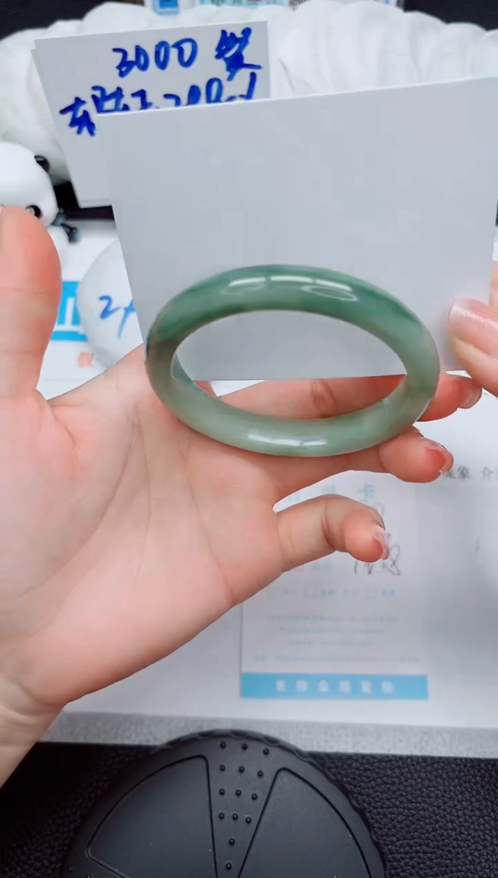 石英质玉手镯未镶嵌30-58.3