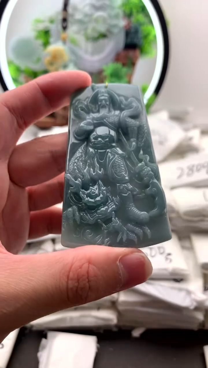 【闪购商品】翡翠颈饰未镶嵌关公