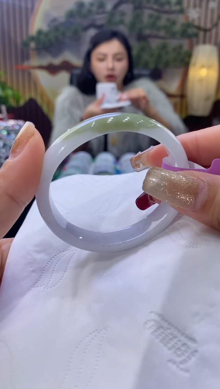 【闪购商品】翡翠手镯未镶嵌多人06407