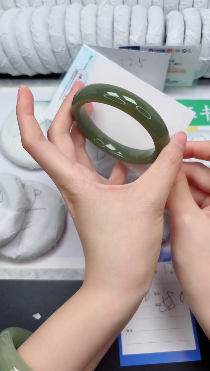 未镶嵌手镯和田玉12-61.8QS5