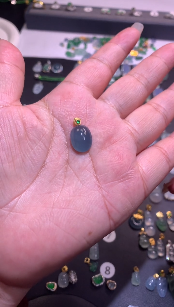 【闪购商品】翡翠吊坠(不含链)18K金镶嵌1