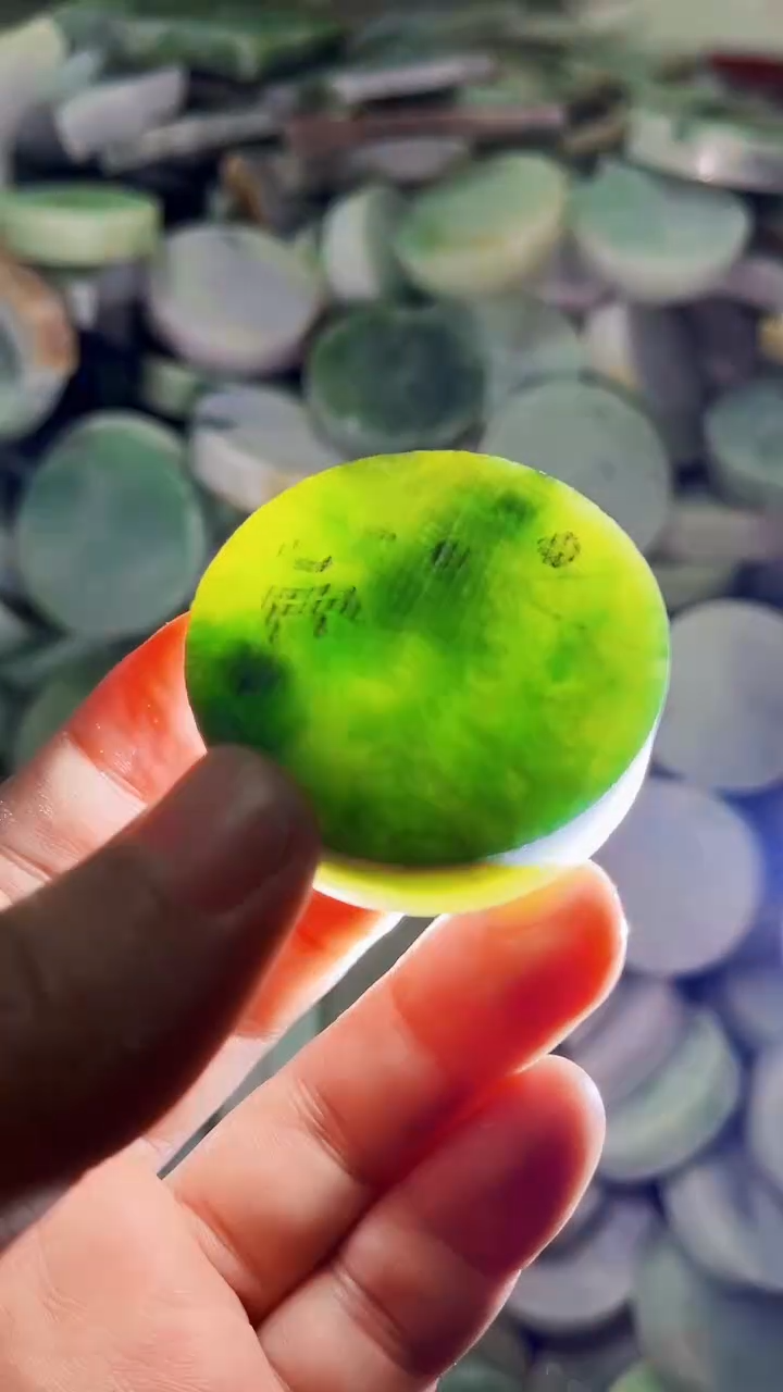 【闪购商品】翡翠挂件未镶嵌A货康壹276