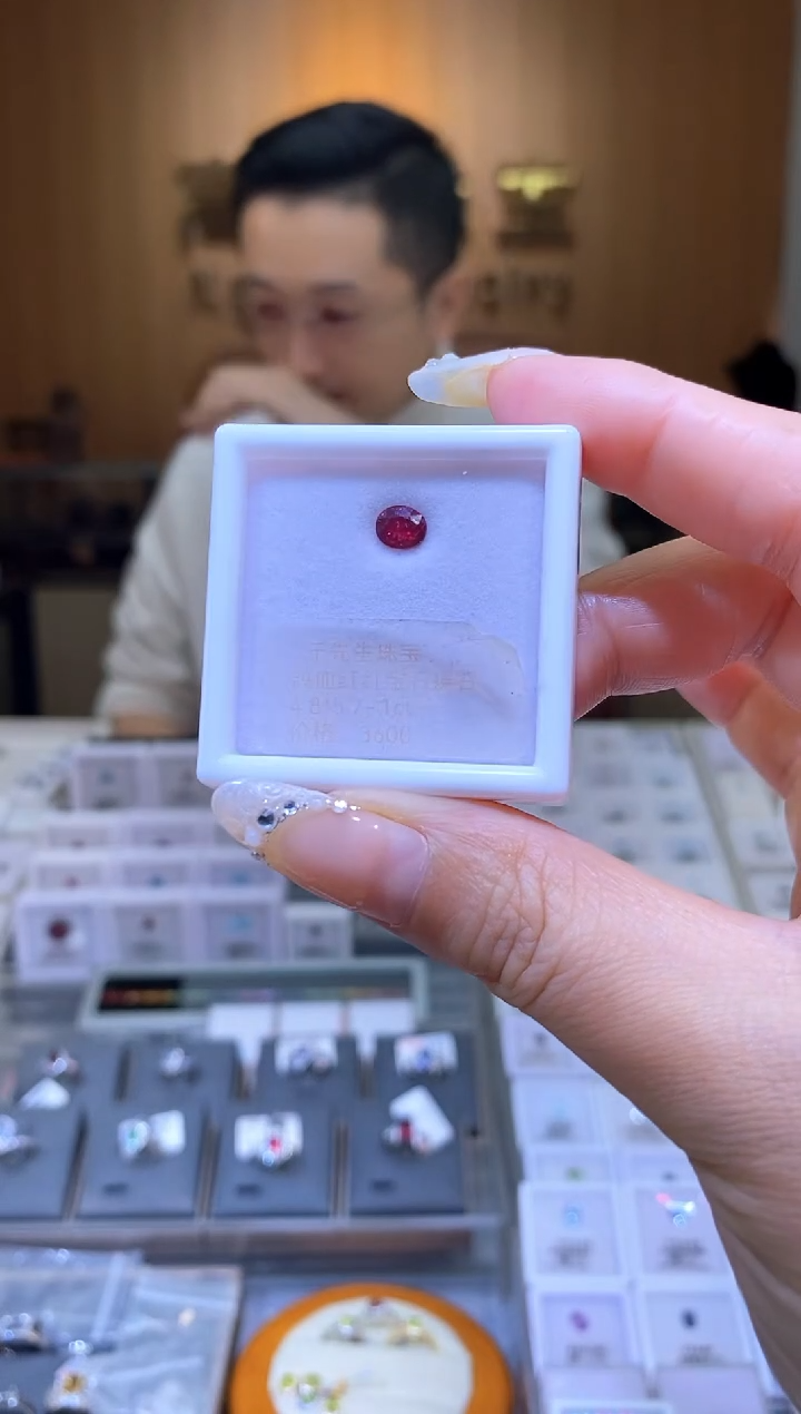 【闪购商品】红宝石裸石未镶嵌天然鸽血红红宝石裸石1ct