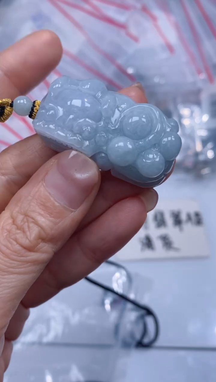 颈饰未镶嵌翡翠吊坠