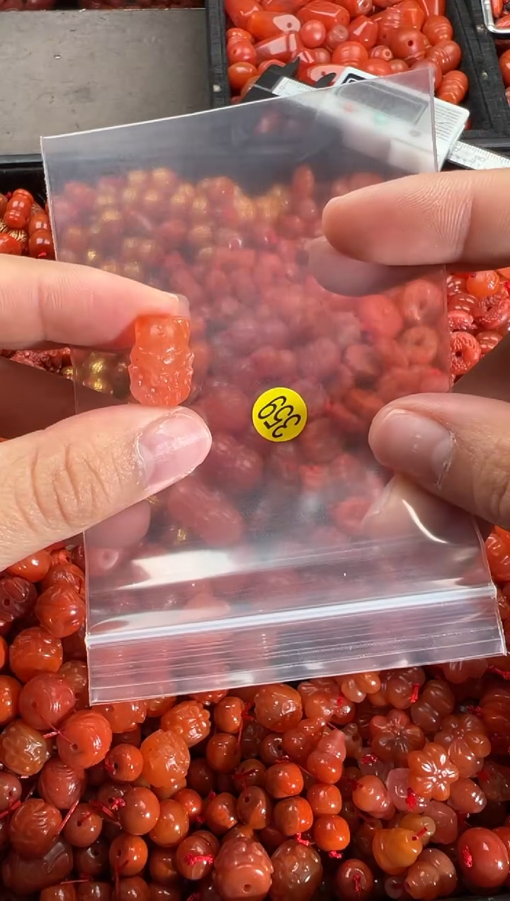 【闪购商品】南红玛瑙颈饰未镶嵌1