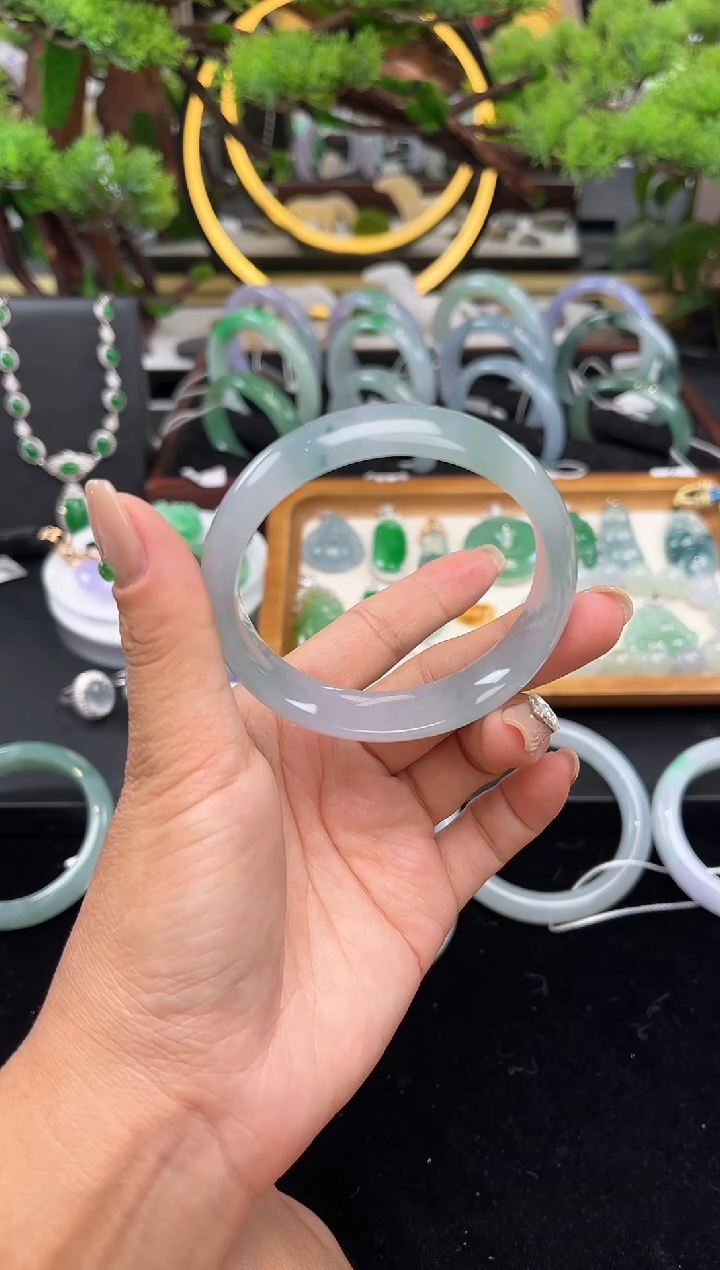 未镶嵌手镯翡翠手镯