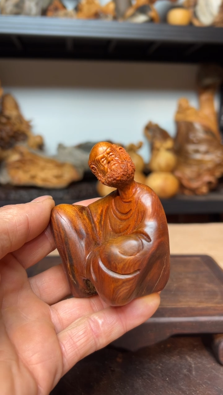 柏木（崖柏）方**覃崖柏雕刻件