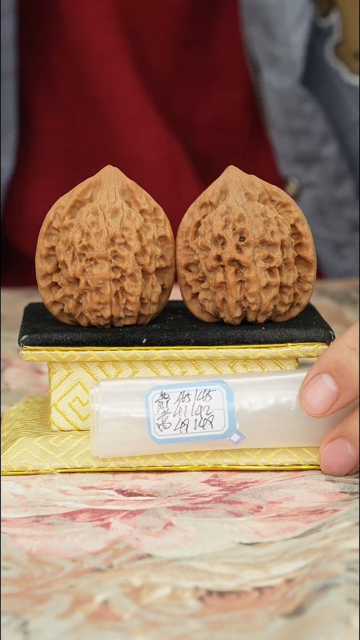 【闪购商品】文玩核桃把件官帽微修