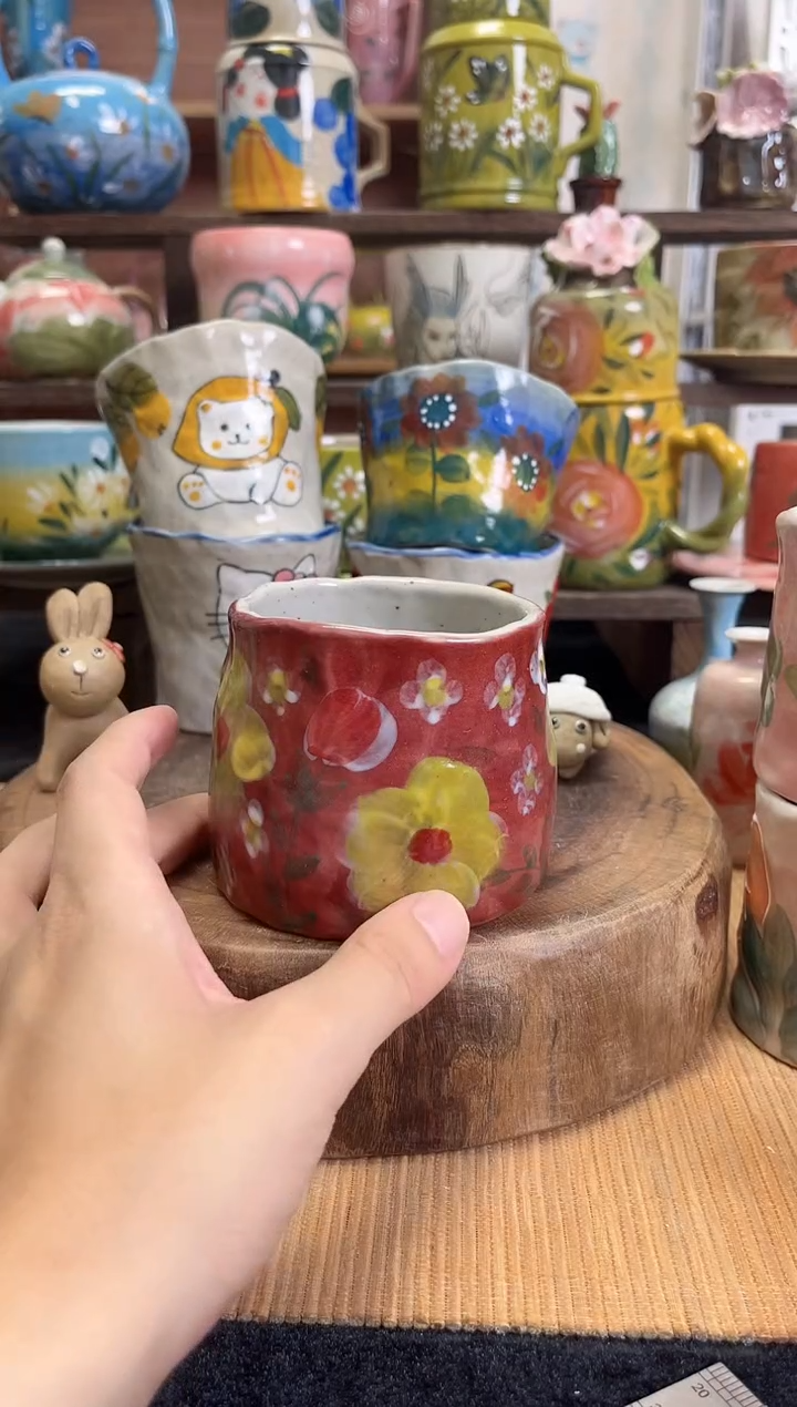 摆件手绘高温釉下陶瓷