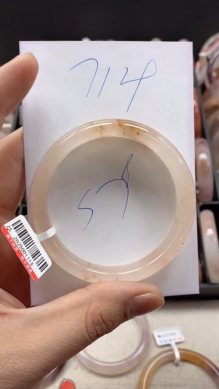 【闪购商品】石英质玉手镯未镶嵌714