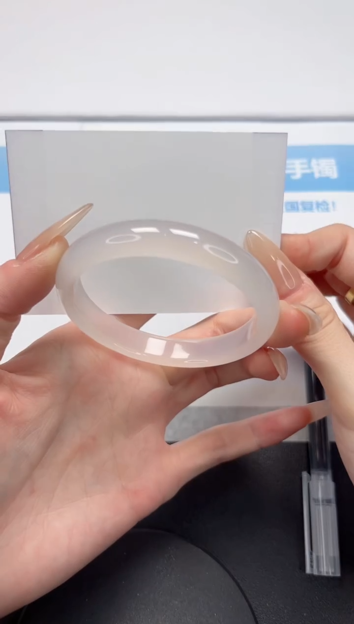 【闪购商品】石英质玉未镶嵌手镯V115-56.6