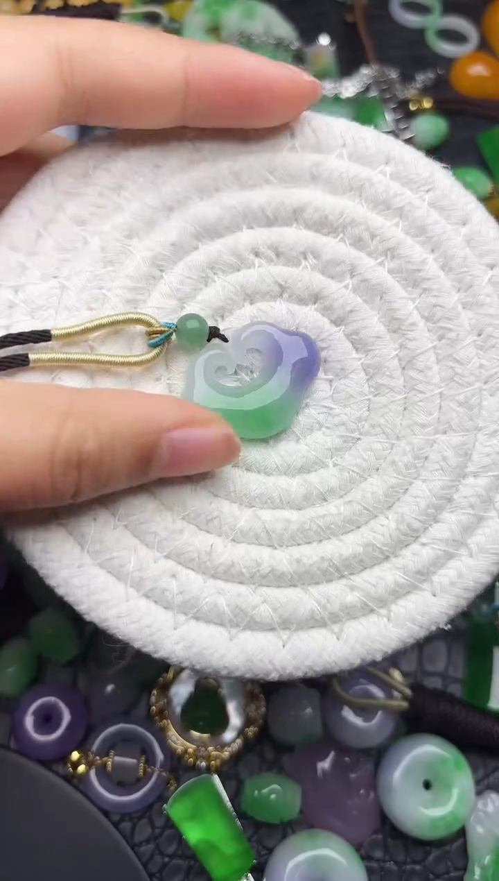 颈饰未镶嵌翡翠缅甸翡翠吊坠