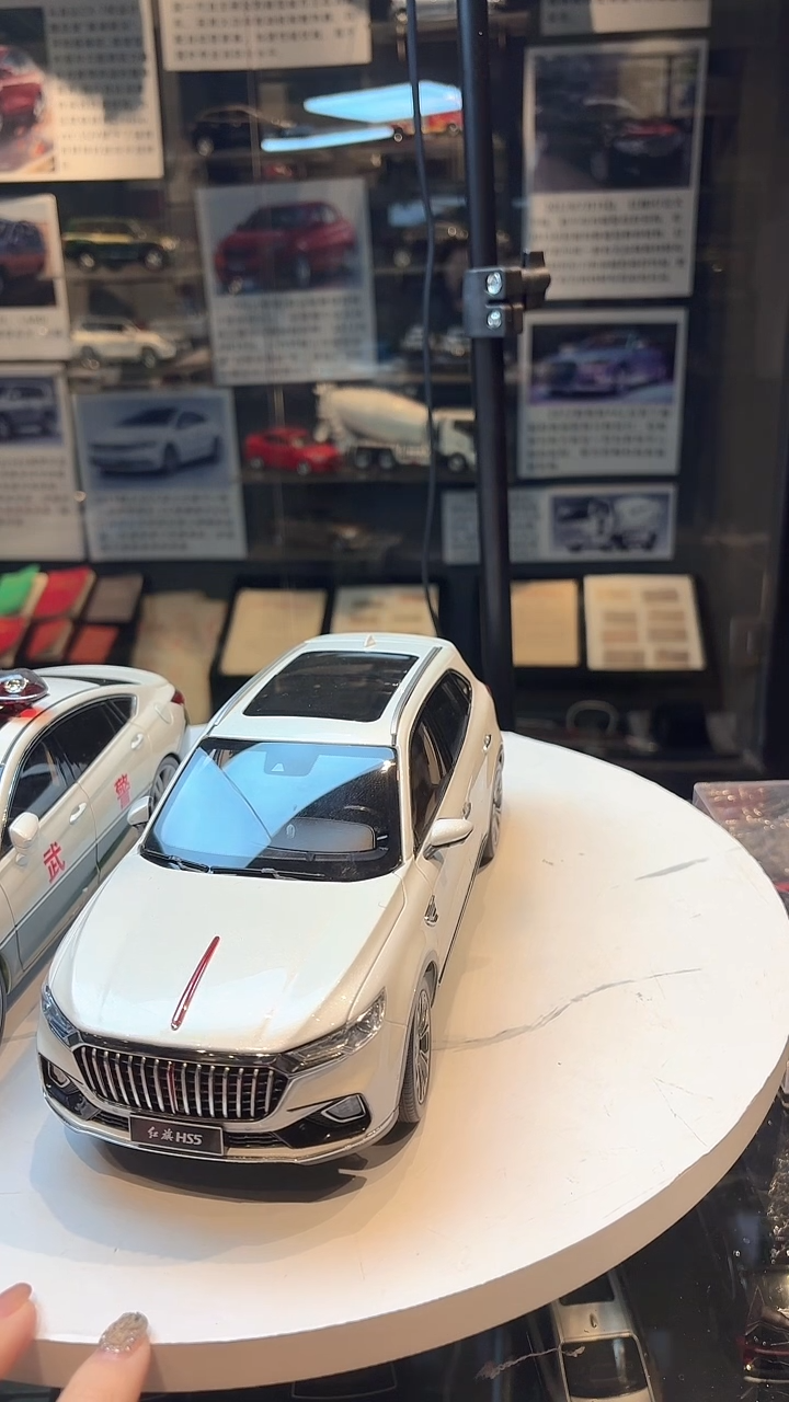 1/18汽车模型 红旗HS5白色 全新