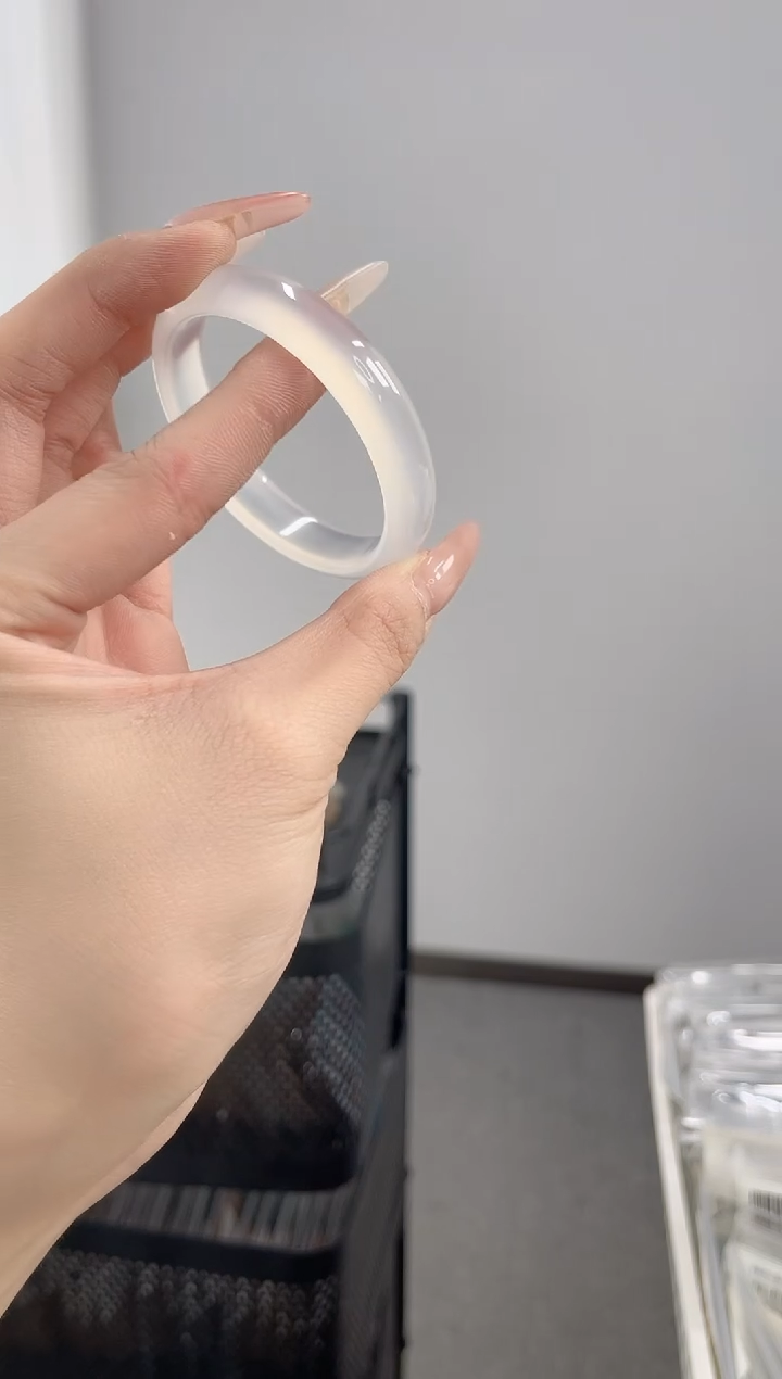 【闪购商品】玛瑙/玉髓手镯未镶嵌50圈