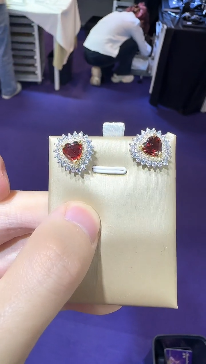 【闪购商品】石榴石耳饰银S925镶嵌6mm耳钉