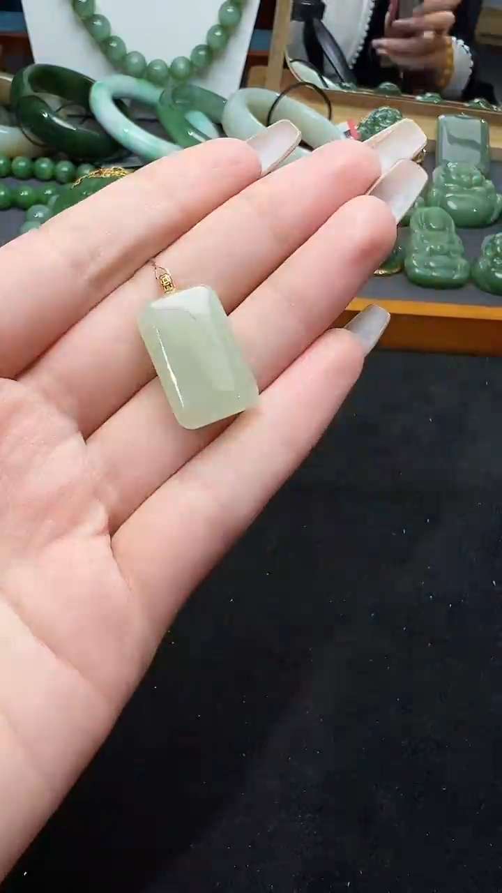 【闪购商品】和田玉吊坠(赠链)18K金镶嵌13