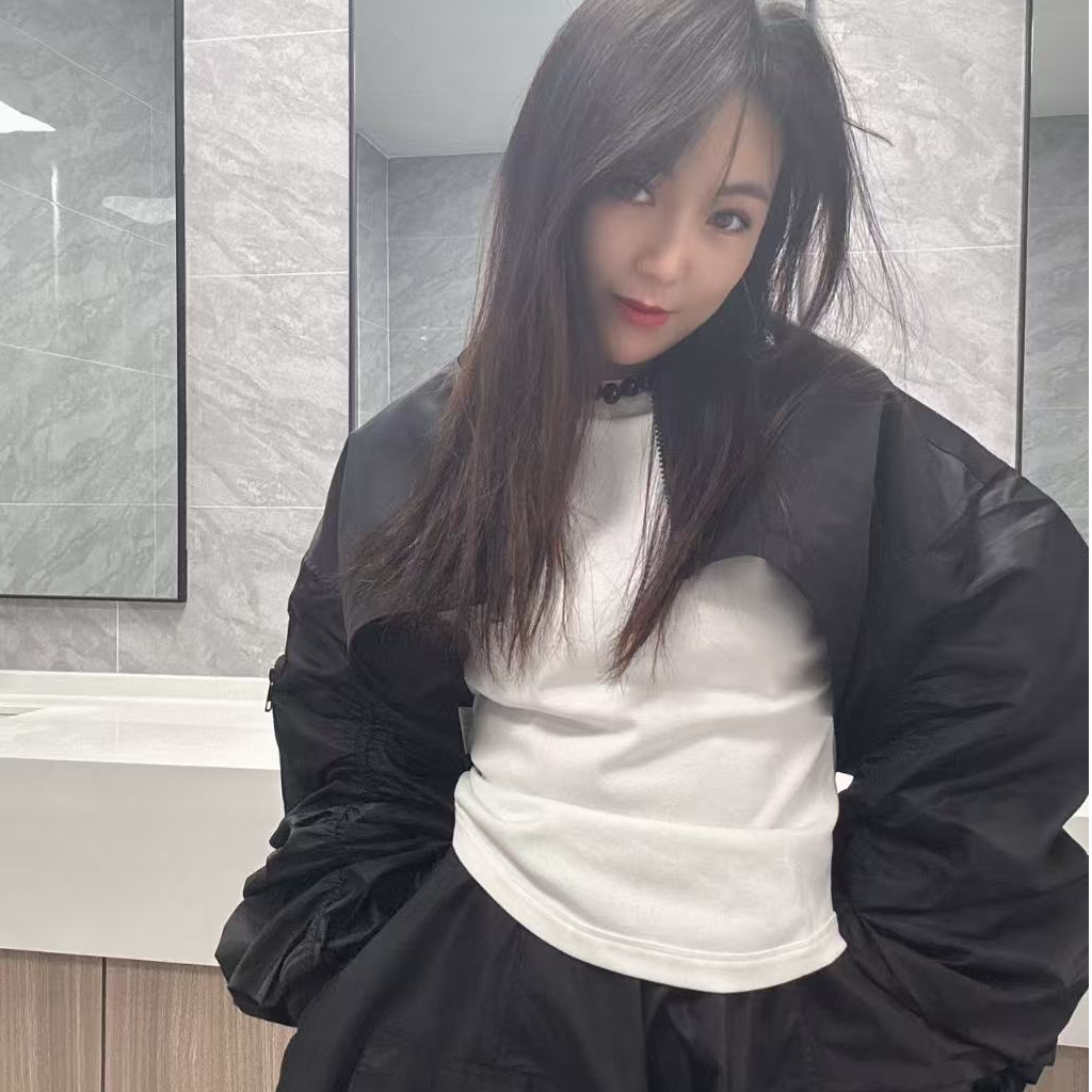 《赵小姐推荐》小披肩上衣