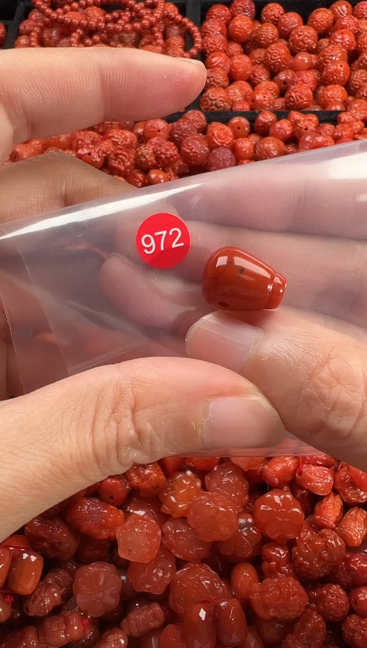 颈饰未镶嵌南红玛瑙1