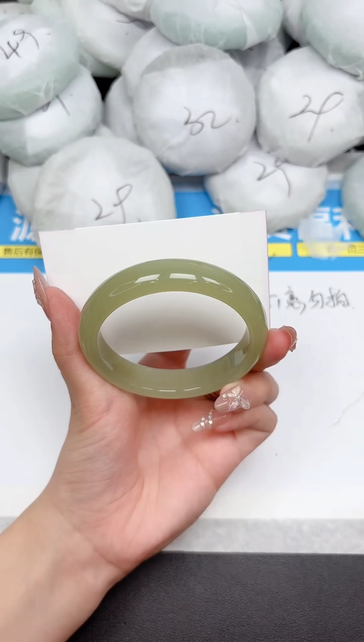 未镶嵌手镯石英质玉236-57.6