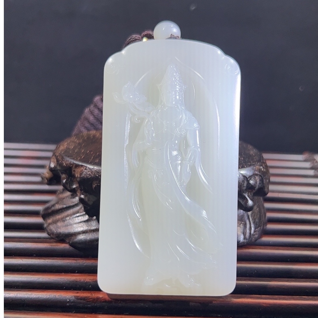 和田玉精品白色站观音精雕手工