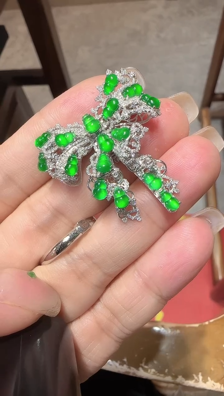 【闪购商品】翡翠吊坠(不含链)18K金镶嵌葫芦