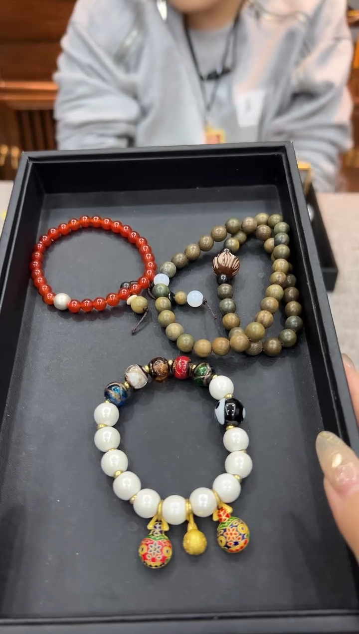 【闪购商品】维腊木（绿檀）手串/手链-526013拍一发三