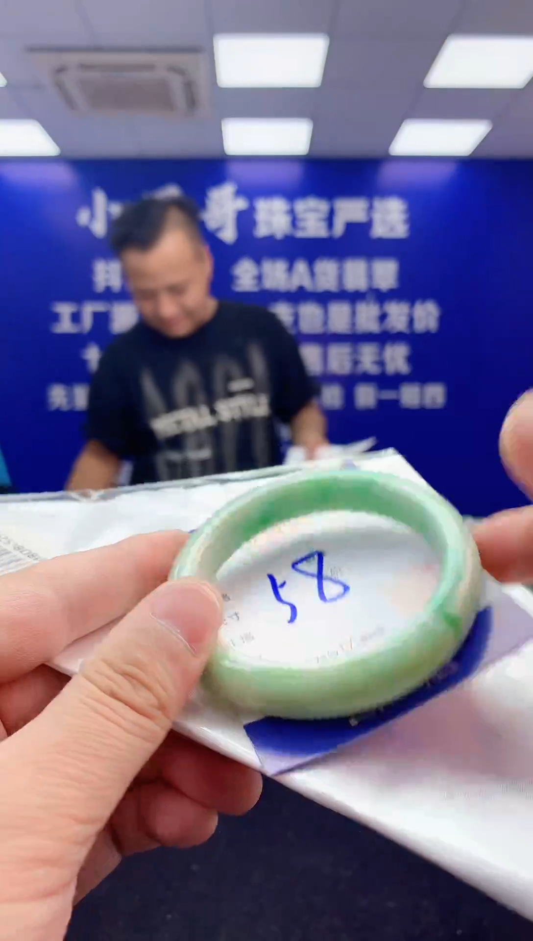 翡翠手镯未镶嵌2天然A货缅甸翡翠默认有瑕