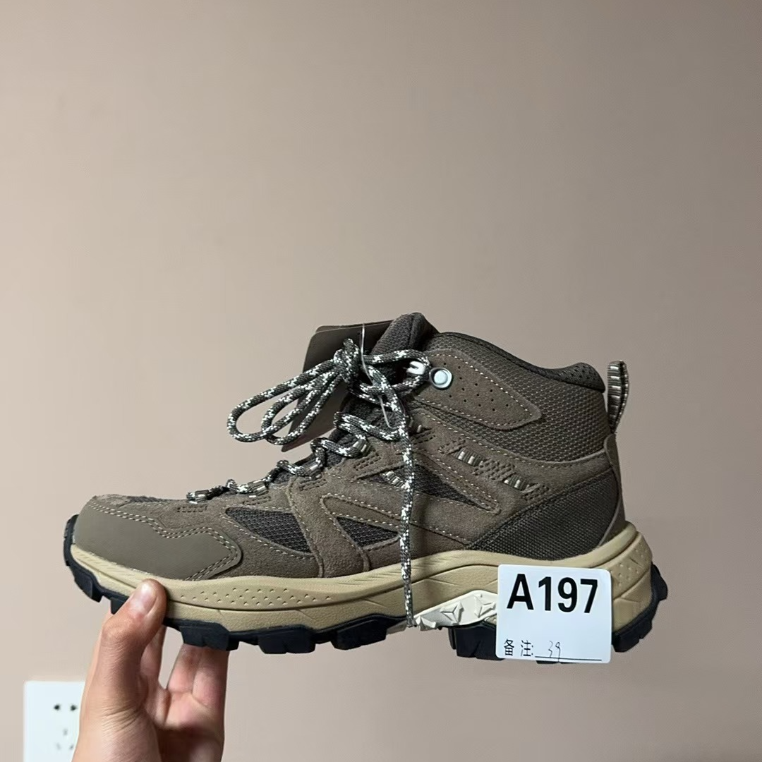 男女户外休闲鞋a197