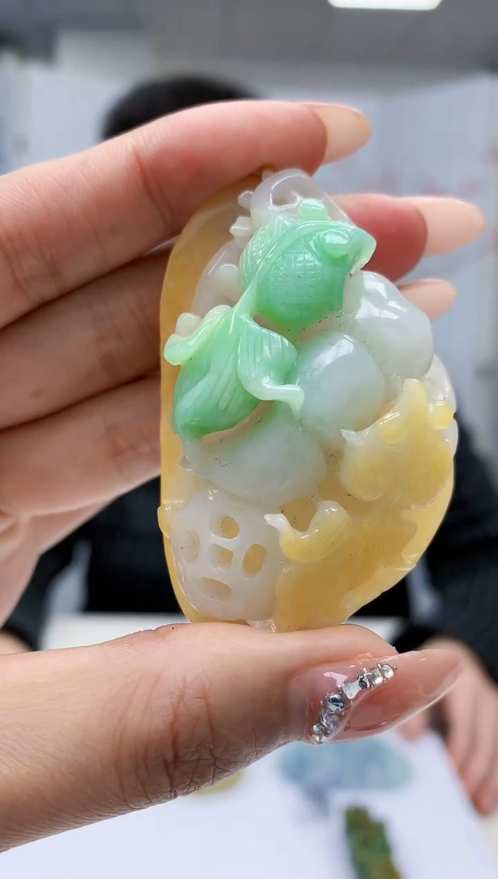 【闪购商品】定制翡翠未镶嵌5153MM-毛货挂件74