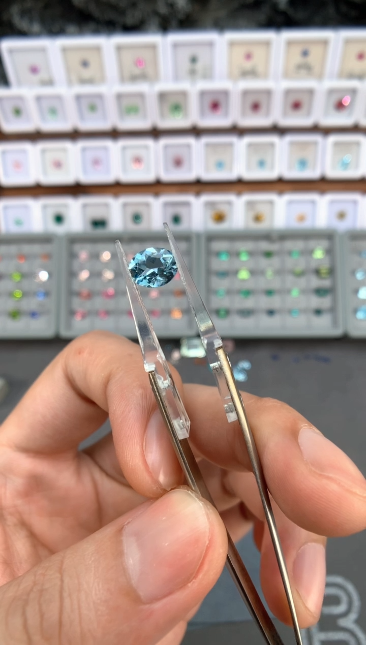 【闪购商品】定制海蓝宝石裸石未镶嵌e10    1.61ct