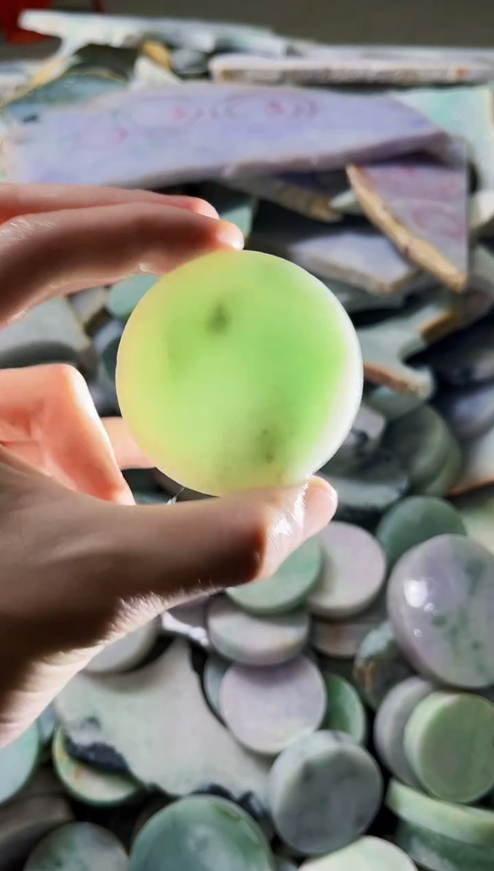 【闪购商品】翡翠颈饰未镶嵌A货吴玉402