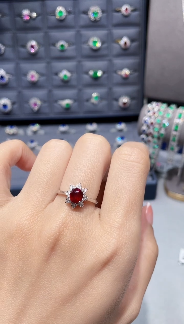 【闪购商品】红宝石戒指18K金镶嵌1.01克拉